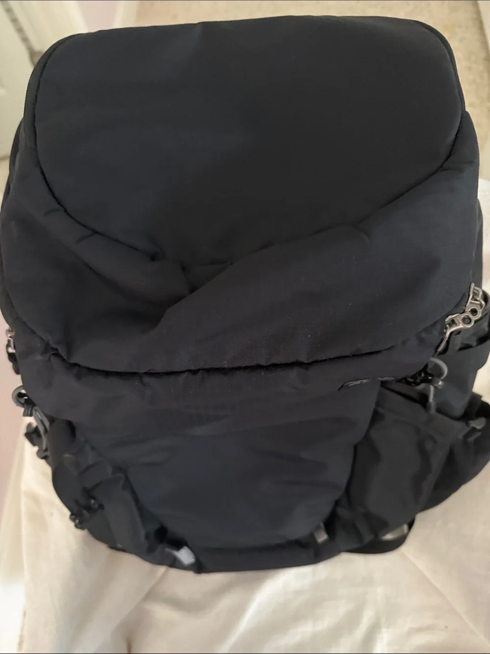 REI Black Men's Hiking Backpack with Organized Pockets